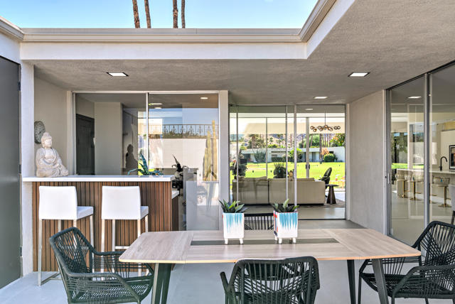 Image 46 of 70 For 160 Desert Lakes Drive