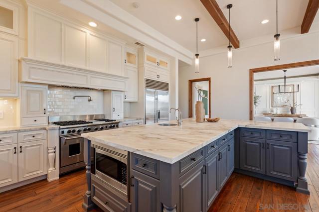 Image 22 of 69 For 8080 La Jolla Scenic Dr