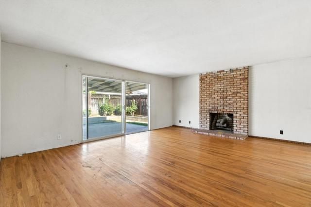 4887 Pepperwood Way, San Jose CA: https://media.crmls.org/mediaz/b54e3665-9a4c-46e3-a66e-076f0672b437.jpg