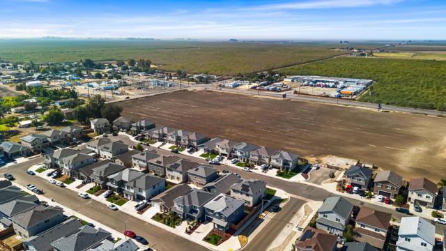 603 Cadiz Avenue, Merced CA: https://media.crmls.org/mediaz/b54e91b3-72ed-4571-bfc1-3b7b6657bc39.jpg