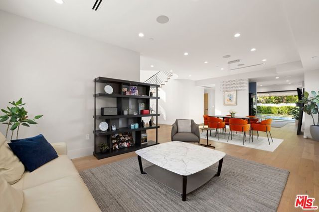 2012 Veteran Avenue, Los Angeles CA: https://media.crmls.org/mediaz/b54f1bdf-fe8c-4207-ab61-17ba7b2d6d48.jpg