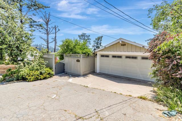 6827 Ridgewood Drive, Oakland CA: https://media.crmls.org/mediaz/b54f4da2-617c-412b-a717-237a165b8935.jpg