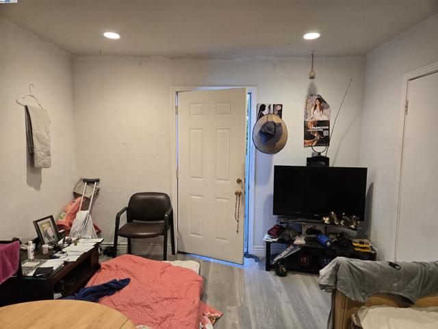 535 W Carlton Way, Tracy CA: https://media.crmls.org/mediaz/b54fa5f7-bc0b-411a-be2f-b10e65a9a3e9.jpg