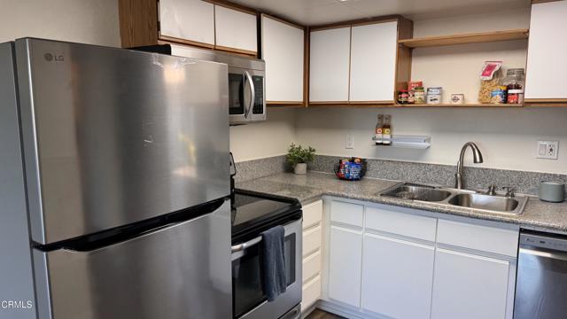 Detail Gallery Image 3 of 37 For 1450 Locust Ave #425,  Long Beach,  CA 90813 - 1 Beds | 1 Baths