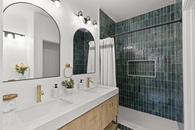 Detail Gallery Image 13 of 23 For 6415 Terraza Portico, Carlsbad,  CA 92009 - 3 Beds | 2/1 Baths