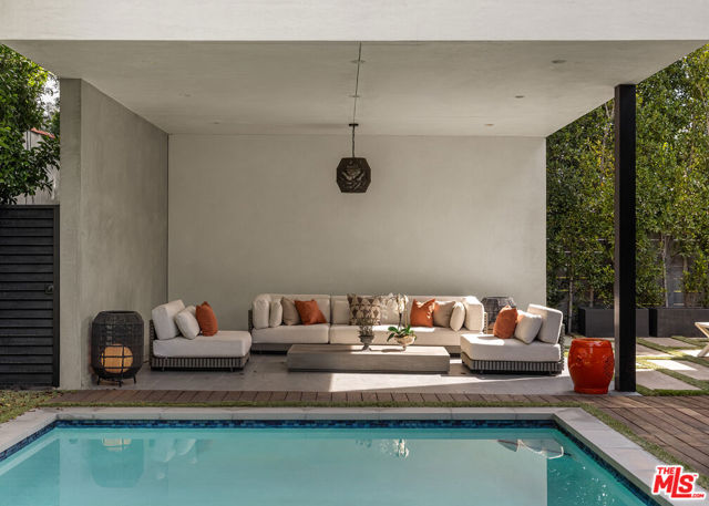 6509 Colgate Avenue, Los Angeles CA: https://media.crmls.org/mediaz/b550ed24-d189-49ac-a3ac-ffd976a98962.jpg