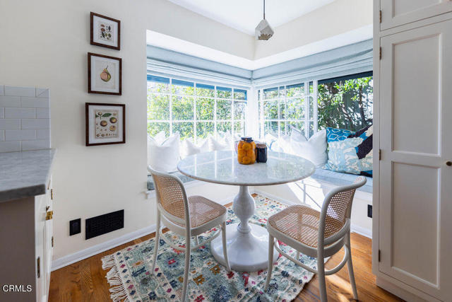 Detail Gallery Image 6 of 24 For 4053 Cromwell Ave, Los Angeles,  CA 90027 - 3 Beds | 3 Baths