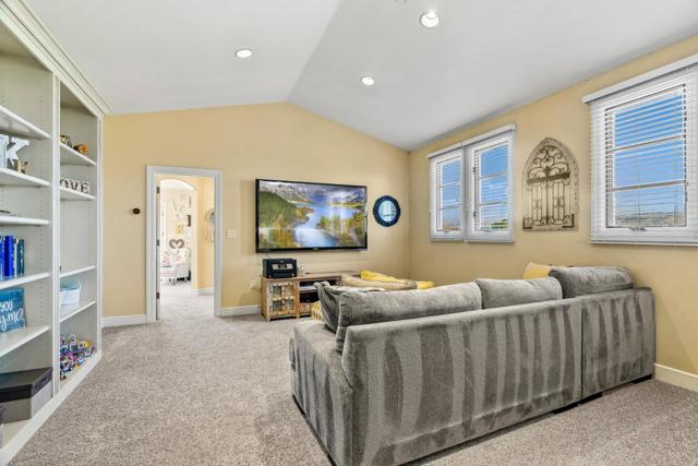 1405 Lakeview Court, San Martin CA: https://media.crmls.org/mediaz/b551e133-3780-4dd5-924e-9d19778efc7d.jpg