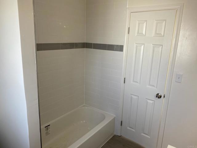 1011 13 El Cajon Boulevard, El Cajon CA: https://media.crmls.org/mediaz/b5526918-f6ed-4ee4-88f5-1cec5687b299.jpg