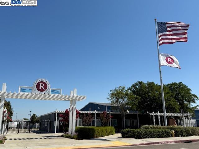2306 Mozart avenue, Lathrop CA: https://media.crmls.org/mediaz/b5537784-f6d3-4b30-ba00-315bd0cc4f11.jpg