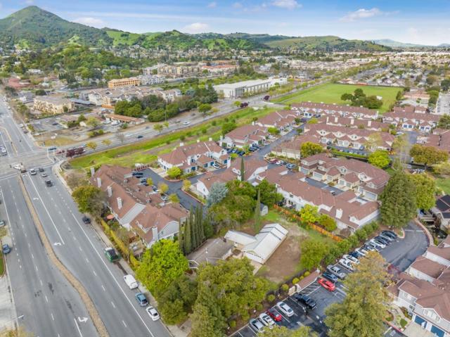 395 E Dunne Avenue, Morgan Hill CA: https://media.crmls.org/mediaz/b553b384-acf9-42c5-be55-29911181b397.jpg