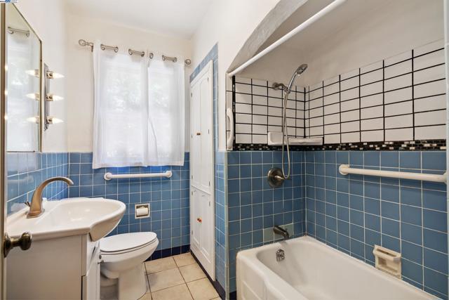3476 Springhill Rd, Lafayette CA: https://media.crmls.org/mediaz/b5541e91-e9f8-4b06-845a-0a27a727607e.jpg