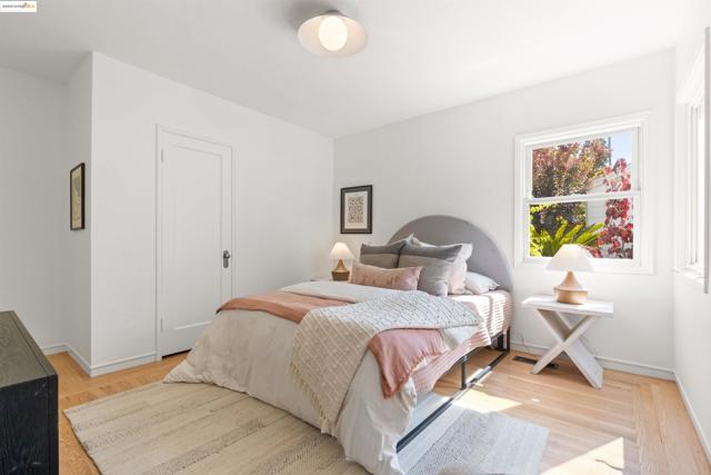 2451 Carmel St, Oakland CA: https://media.crmls.org/mediaz/b5544796-12e2-4d20-8871-60d2378523bf.jpg
