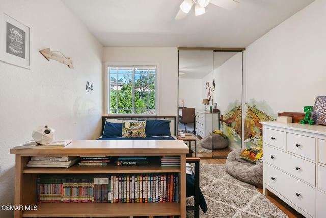 5625 Maricopa Drive, Simi Valley CA: https://media.crmls.org/mediaz/b5555815-01ac-451b-a34b-31b3cac81bc3.jpg