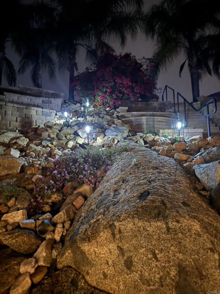 https://media.crmls.org/mediaz/b555a90a-3423-4c5b-846b-642104813db4.jpg?preset=X-Large