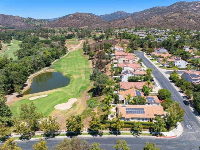2385 Amber Oak Ln, Escondido CA: https://media.crmls.org/mediaz/b555d660-9c3c-41b7-873f-feaf34b5eec8.jpg