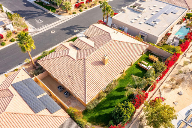 9 Shasta Lake Drive, Rancho Mirage CA: https://media.crmls.org/mediaz/b55617d0-8171-496c-80f2-126eb3496956.jpg