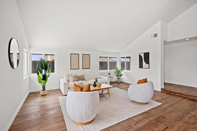 1033 Via Mil Cumbres, Solana Beach CA: https://media.crmls.org/mediaz/b5563070-79d1-4d41-82cc-a42345a2cbcb.jpg
