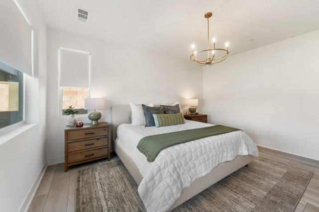 Image 19 of 44 For 40161 Padova Drive