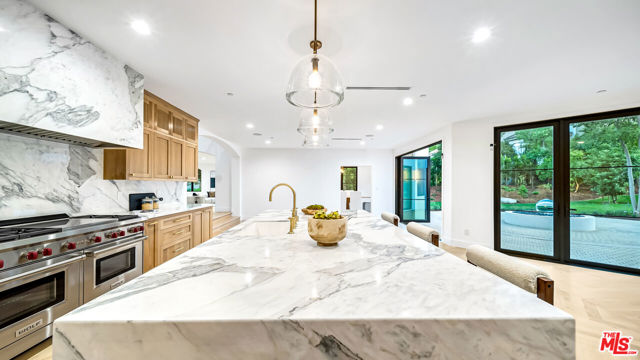 4261 Temma Court, Calabasas CA: https://media.crmls.org/mediaz/b5568d8b-8803-4d07-a9bc-ed69a321d527.jpg
