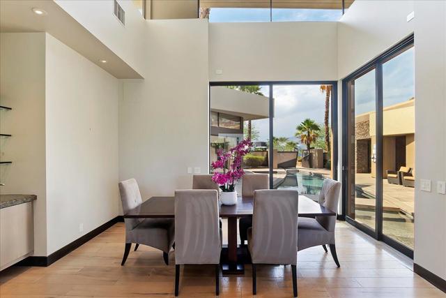 72 Royal Saint Georges Way, Rancho Mirage CA: https://media.crmls.org/mediaz/b5574c06-a452-4fe1-86a4-a5c1d9a07ef2.jpg
