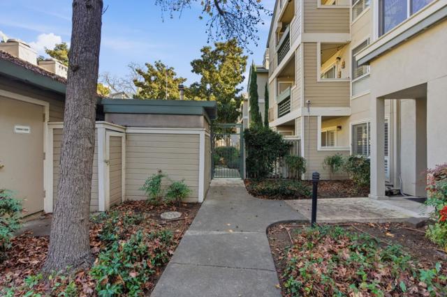 2530 Oak Road, Walnut Creek CA: https://media.crmls.org/mediaz/b557c47e-e267-4b57-ab62-0ae4f568d1a3.jpg