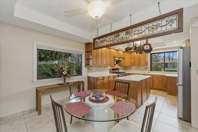 2385 Silver Oak Circle, Palm Springs CA: https://media.crmls.org/mediaz/b557e4e6-6d68-4db2-bf0e-66c96dad605a.jpg