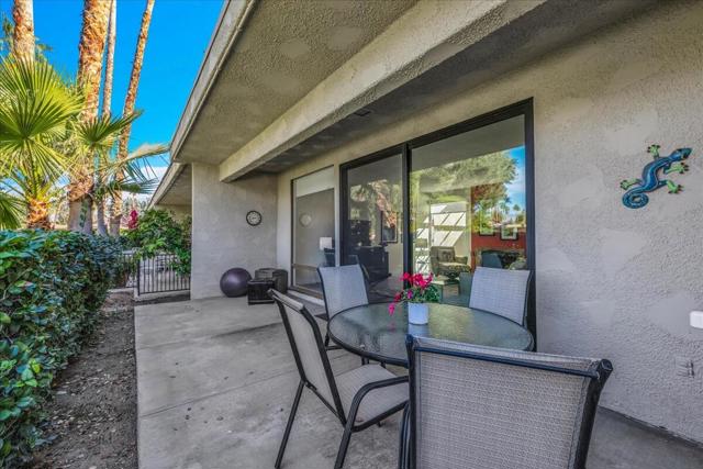 2202 Oakcrest Drive, Palm Springs, CA 92264