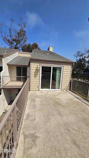 962 Lighthouse Way, Port Hueneme CA: https://media.crmls.org/mediaz/b5582506-1fd2-45a7-8494-17076429ec73.jpg