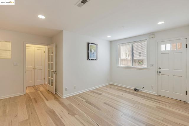 2033 Clement St, San Francisco CA: https://media.crmls.org/mediaz/b5583dd1-c4de-4229-80e3-808b8913c465.jpg