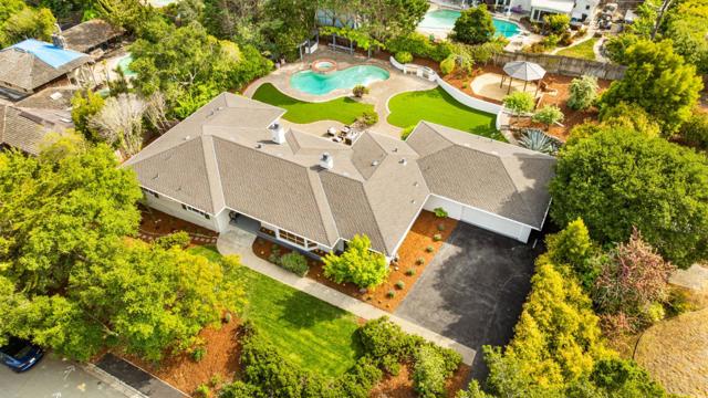 1575 Kingswood Drive, Hillsborough CA: https://media.crmls.org/mediaz/b55847da-841a-4c46-a44f-18855cd0a12c.jpg