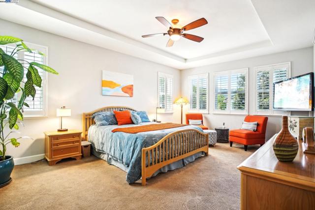320 Oaks Bridge Pl, Pleasanton CA: https://media.crmls.org/mediaz/b5587f8f-830f-491f-8d3c-c784c066431a.jpg