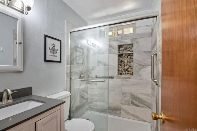 Detail Gallery Image 6 of 12 For 520 Starling Dr, Vista,  CA 92083 - 3 Beds | 1/1 Baths