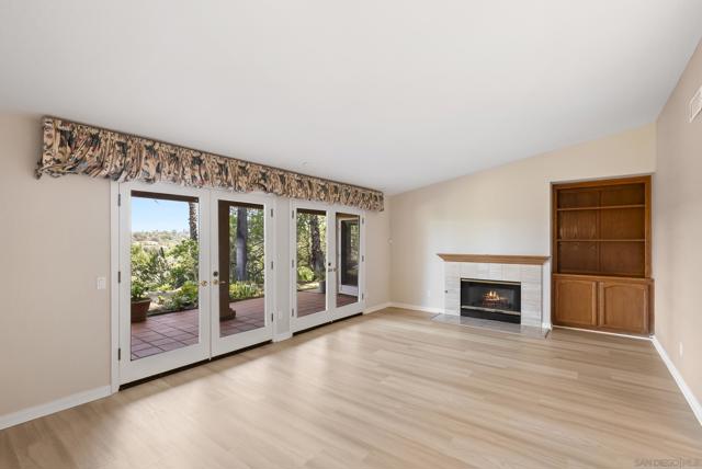 6518 Monte Fuego, Rancho Santa Fe CA: https://media.crmls.org/mediaz/b558e648-78ff-4ab3-afa1-0ead7039b189.jpg