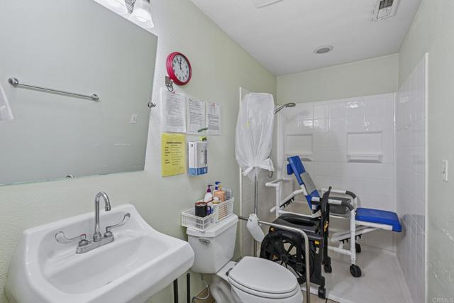 Detail Gallery Image 9 of 74 For 5979 Harps Ct, San Diego,  CA 92114 - – Beds | – Baths