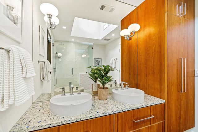1683 Dalehurst Avenue, Los Altos CA: https://media.crmls.org/mediaz/b5590a85-d2bb-4d06-8cf4-9d1f2d7ad7fd.jpg