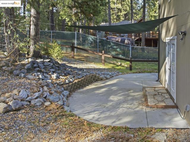 2136 Silver DR, Arnold CA: https://media.crmls.org/mediaz/b55946ef-2380-4c7a-9eb2-bb0e3ef1cf39.jpg