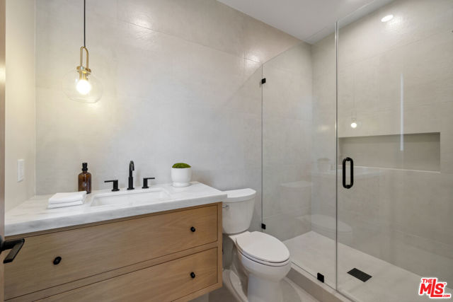 5036 Woodley Avenue, Encino CA: https://media.crmls.org/mediaz/b5597b5f-a2e6-458b-9e2d-645b5d43a268.jpg