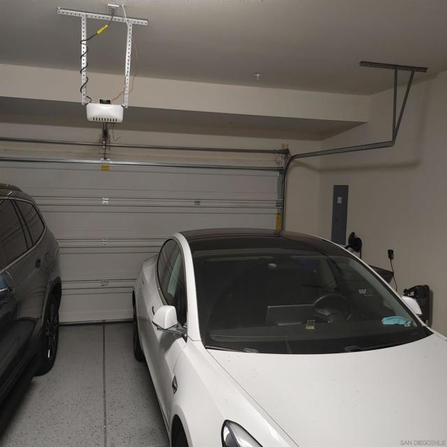 1329 Via Lucero, Oceanside CA: https://media.crmls.org/mediaz/b55aa91b-af25-4443-8071-91351a47037e.jpg