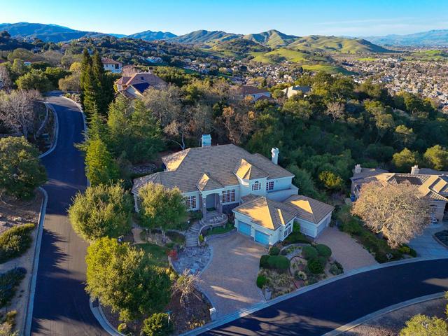 8451 Goldenrod Circle, Gilroy CA: https://media.crmls.org/mediaz/b55ad69a-7080-4840-8874-7c828c007383.jpg