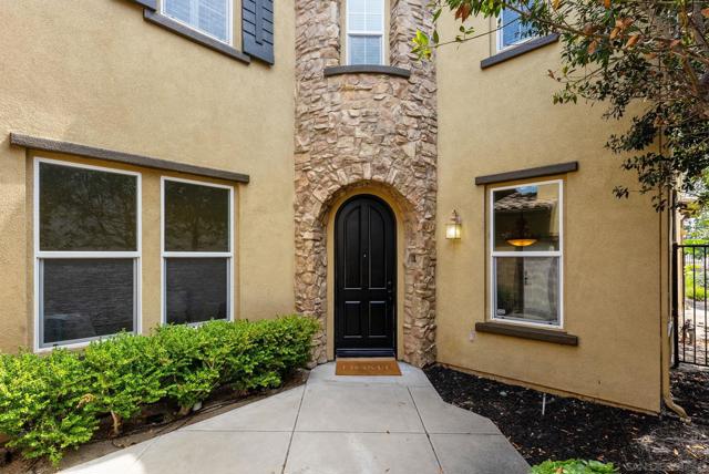 5527 Alexandrine Ct, Oceanside CA: https://media.crmls.org/mediaz/b55bc3f5-960f-4734-8e4d-657702f1f1ca.jpg