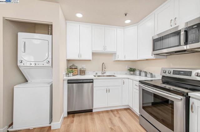 4667 Laurie Cmn, Livermore CA: https://media.crmls.org/mediaz/b55c1311-4481-4471-83bf-f600b14a86ce.jpg