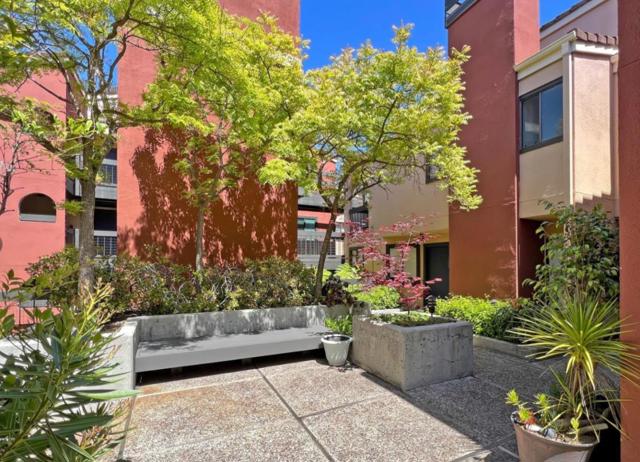 1 Laurel Street, San Carlos CA: https://media.crmls.org/mediaz/b55c5811-ad76-4662-9fd6-4ec1e57c924c.jpg