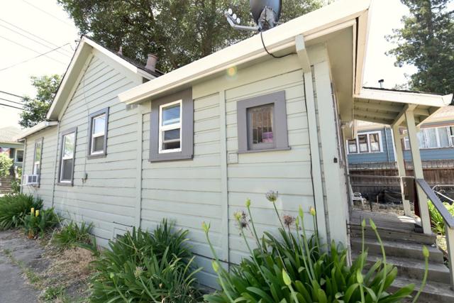 715 Tupper Street, Santa Rosa CA: https://media.crmls.org/mediaz/b55d0b0e-b980-494b-b77f-1ec877b1939d.jpg