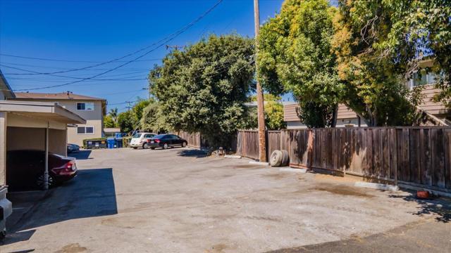 775 E Duane Avenue, Sunnyvale CA: https://media.crmls.org/mediaz/b55dcf62-ba72-431e-af94-907df083196e.jpg