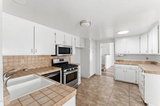 Detail Gallery Image 15 of 45 For 2101 Rhonda St, Oxnard,  CA 93036 - 3 Beds | 2/1 Baths