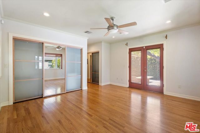4385 Camellia Avenue, Studio City CA: https://media.crmls.org/mediaz/b55df232-e50d-414d-884f-eb953148208d.jpg