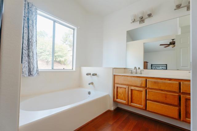 1715 Las Palmas Lane, Escondido CA: https://media.crmls.org/mediaz/b55e2aba-338b-4a60-b615-cded02ee2fa0.jpg