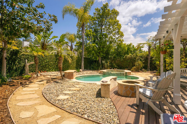 2321 Sunny Point Street, Thousand Oaks CA: https://media.crmls.org/mediaz/b55e41aa-b405-4bf6-acc7-55d8864d70e6.jpg