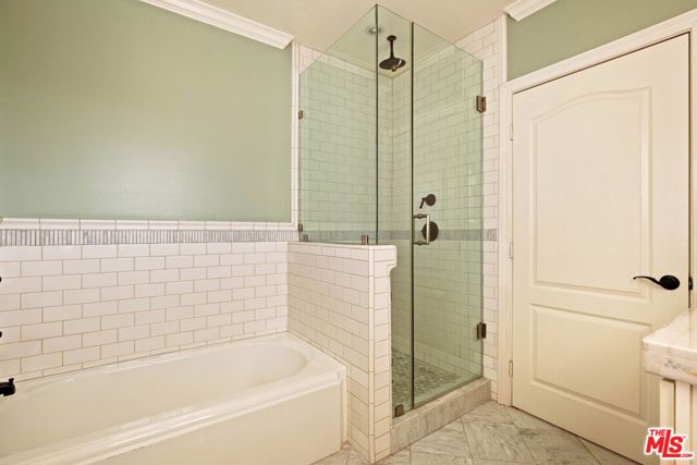 950 South Longwood Avenue photo 35